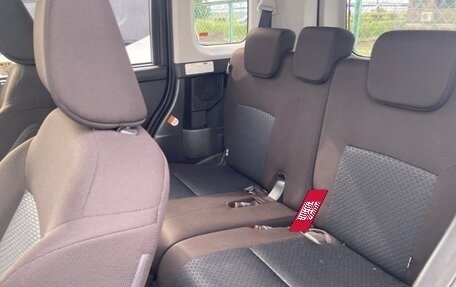 Toyota Roomy I, 2022 год, 8 фотография