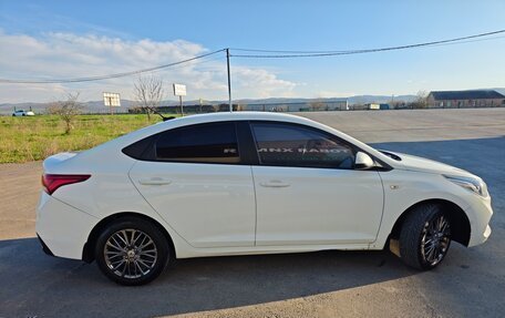 Hyundai Solaris II рестайлинг, 2018 год, 1 300 000 рублей, 5 фотография