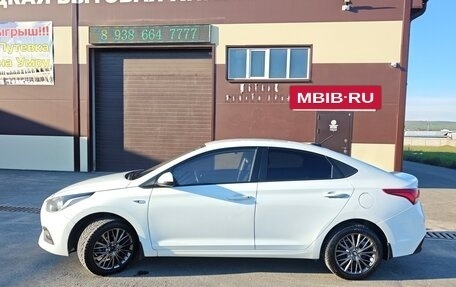 Hyundai Solaris II рестайлинг, 2018 год, 1 300 000 рублей, 10 фотография