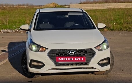 Hyundai Solaris II рестайлинг, 2018 год, 1 300 000 рублей, 3 фотография