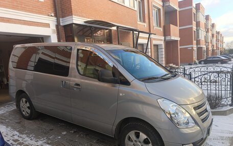 Hyundai Grand Starex Grand Starex I рестайлинг 2, 2017 год, 2 999 000 рублей, 3 фотография