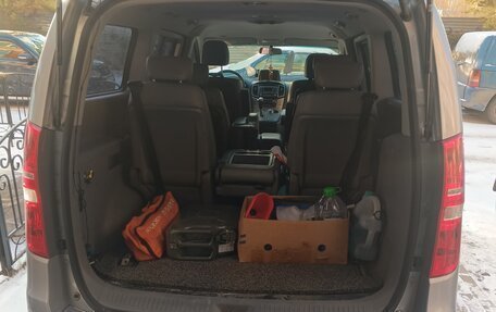 Hyundai Grand Starex Grand Starex I рестайлинг 2, 2017 год, 2 999 000 рублей, 10 фотография