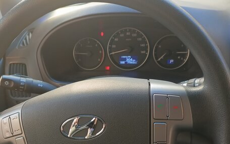 Hyundai Grand Starex Grand Starex I рестайлинг 2, 2017 год, 2 999 000 рублей, 8 фотография