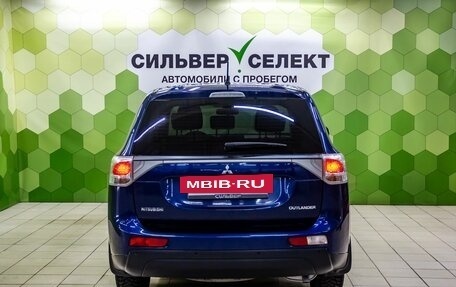 Mitsubishi Outlander III рестайлинг 3, 2013 год, 1 450 000 рублей, 4 фотография