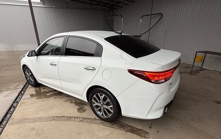 KIA Rio IV, 2021 год, 1 650 000 рублей, 10 фотография