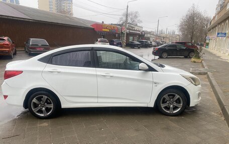 Hyundai Solaris II рестайлинг, 2014 год, 800 000 рублей, 2 фотография
