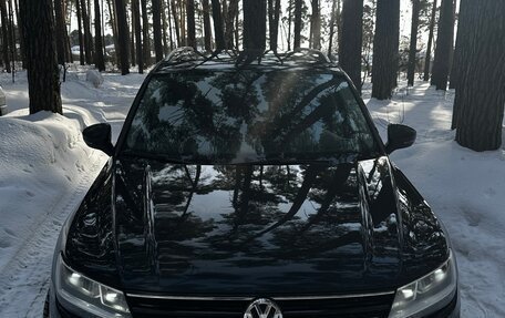 Volkswagen Tiguan II, 2017 год, 2 050 000 рублей, 2 фотография