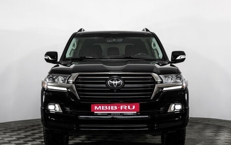 Toyota Land Cruiser 200, 2018 год, 5 399 000 рублей, 2 фотография