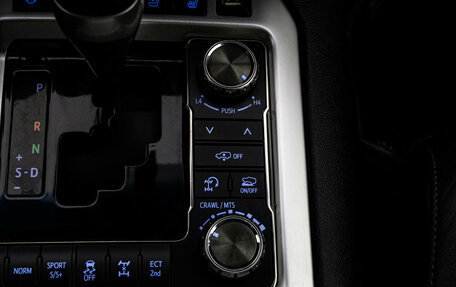 Toyota Land Cruiser 200, 2018 год, 5 399 000 рублей, 16 фотография