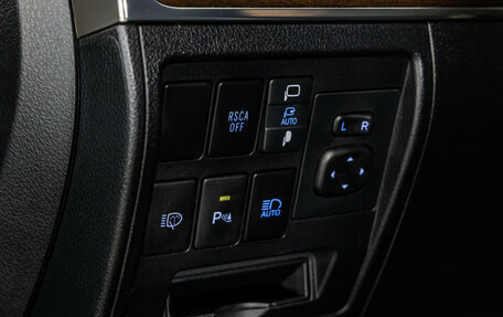 Toyota Land Cruiser 200, 2018 год, 5 399 000 рублей, 19 фотография