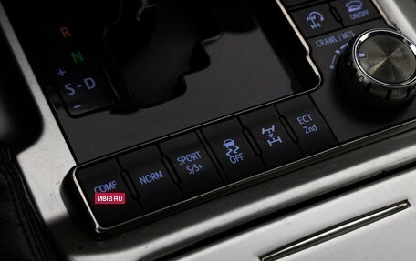 Toyota Land Cruiser 200, 2018 год, 5 399 000 рублей, 15 фотография