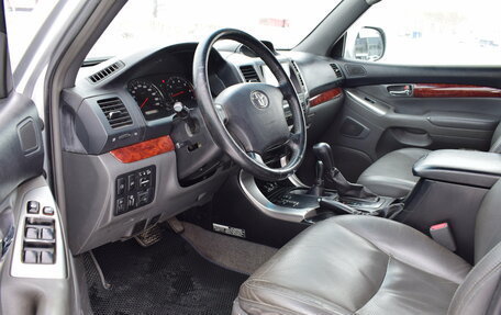 Toyota Land Cruiser Prado 120 рестайлинг, 2004 год, 1 747 000 рублей, 14 фотография