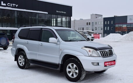 Toyota Land Cruiser Prado 120 рестайлинг, 2004 год, 1 747 000 рублей, 3 фотография