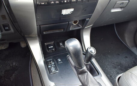 Toyota Land Cruiser Prado 120 рестайлинг, 2004 год, 1 747 000 рублей, 16 фотография