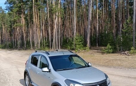 Renault Sandero I, 2013 год, 650 000 рублей, 1 фотография