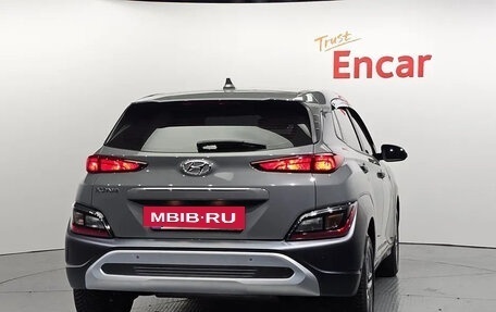 Hyundai Kona I, 2022 год, 1 751 000 рублей, 4 фотография