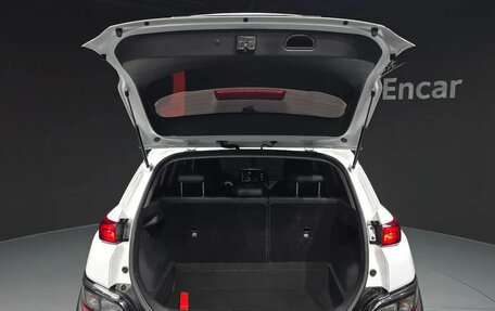 Hyundai Kona I, 2022 год, 1 781 000 рублей, 12 фотография