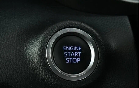 Toyota Yaris, 2022 год, 1 174 027 рублей, 12 фотография