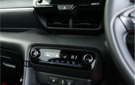 Toyota Yaris, 2022 год, 1 174 027 рублей, 22 фотография