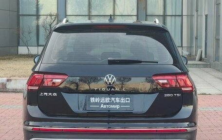 Volkswagen Tiguan II, 2022 год, 2 700 000 рублей, 5 фотография