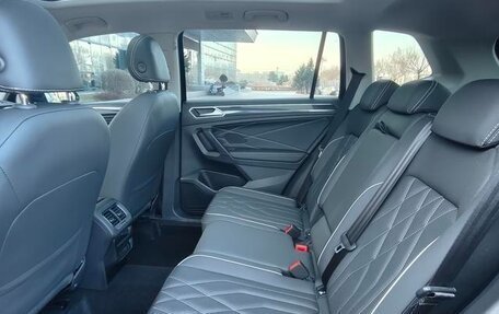 Volkswagen Tiguan II, 2022 год, 2 700 000 рублей, 8 фотография