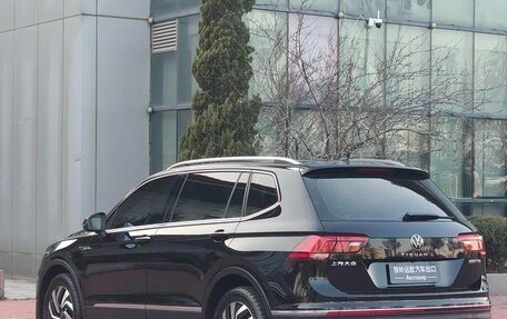 Volkswagen Tiguan II, 2022 год, 2 700 000 рублей, 4 фотография