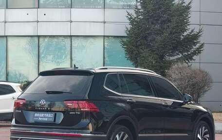 Volkswagen Tiguan II, 2022 год, 2 700 000 рублей, 6 фотография