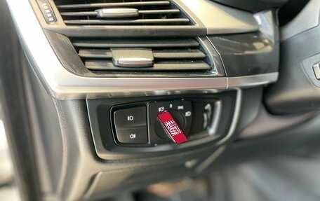 BMW X5, 2017 год, 3 080 000 рублей, 8 фотография