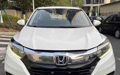 Honda Vezel, 2021 год, 1 280 000 рублей, 2 фотография