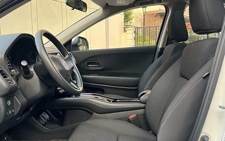 Honda Vezel, 2021 год, 1 280 000 рублей, 6 фотография