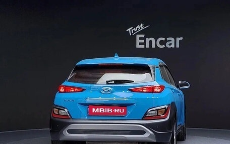 Hyundai Kona I, 2022 год, 1 550 000 рублей, 3 фотография