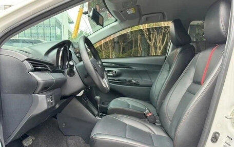 Toyota Yaris XP150 рестайлинг, 2022 год, 1 199 123 рублей, 12 фотография