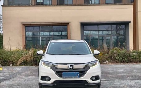 Honda Vezel, 2021 год, 1 365 000 рублей, 2 фотография