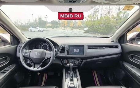 Honda Vezel, 2021 год, 1 365 000 рублей, 6 фотография