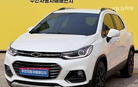 Chevrolet Trax, 2022 год, 1 320 000 рублей, 2 фотография