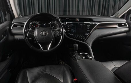 Toyota Camry, 2018 год, 3 021 000 рублей, 9 фотография