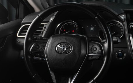 Toyota Camry, 2018 год, 3 021 000 рублей, 28 фотография