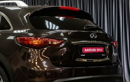 Infiniti QX70, 2015 год, 2 989 000 рублей, 7 фотография