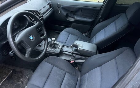 BMW 3 серия, 1998 год, 260 000 рублей, 11 фотография