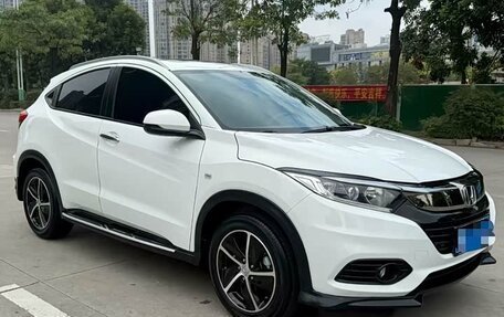 Honda Vezel, 2021 год, 1 290 000 рублей, 1 фотография