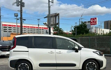 Toyota Sienta, 2022 год, 1 085 027 рублей, 6 фотография