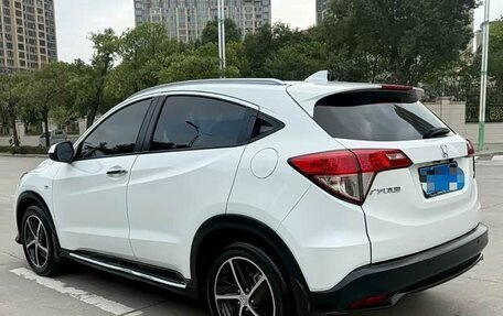 Honda Vezel, 2021 год, 1 290 000 рублей, 4 фотография