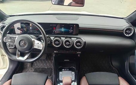 Mercedes-Benz A-Класс, 2022 год, 1 840 000 рублей, 10 фотография