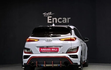 Hyundai Kona I, 2022 год, 2 445 000 рублей, 4 фотография