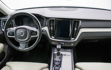 Volvo V60 II, 2020 год, 2 470 000 рублей, 12 фотография