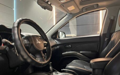 Mitsubishi Outlander III рестайлинг 3, 2006 год, 950 000 рублей, 11 фотография