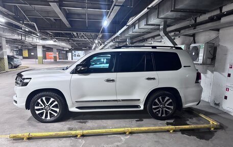 Toyota Land Cruiser 200, 2018 год, 6 400 000 рублей, 1 фотография