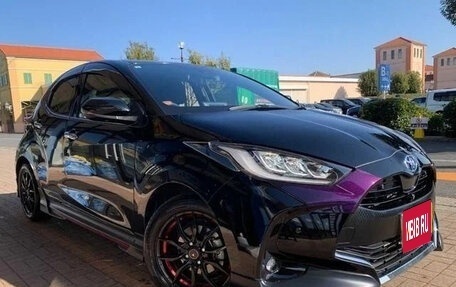 Toyota Yaris, 2022 год, 976 027 рублей, 1 фотография