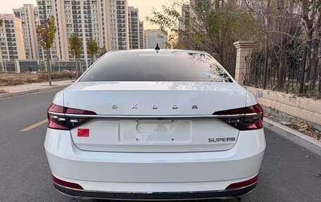 Skoda Superb III рестайлинг, 2022 год, 2 150 000 рублей, 5 фотография