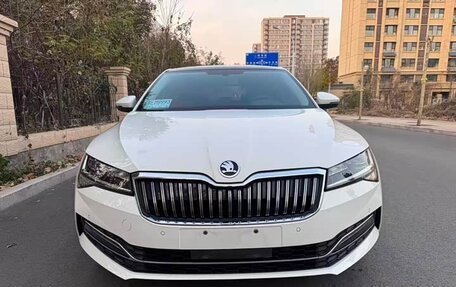 Skoda Superb III рестайлинг, 2022 год, 2 150 000 рублей, 2 фотография